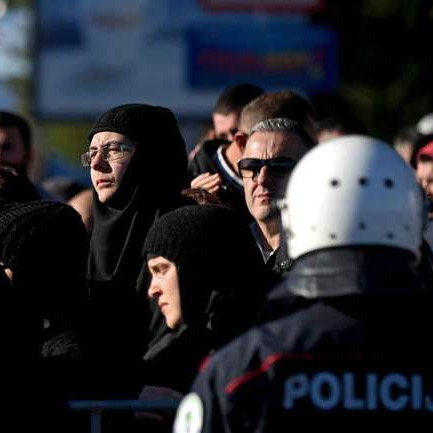 Crna Gora: U loncu vri, poklopac igra