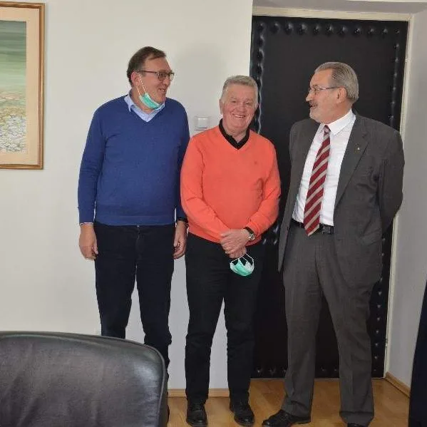 MI SMO VALTER | Ugledni sarajevski ljekari se odazvali pozivu dr. Kravića, stigli Stevanović, Nakaš, Ler...
