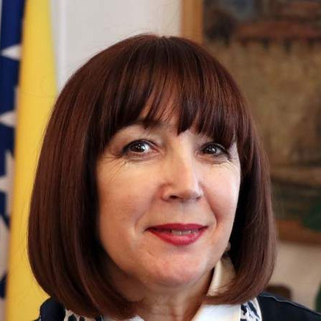 Primanja zastupnika u Parlamentu FBiH smanjena za više od hiljadu maraka!