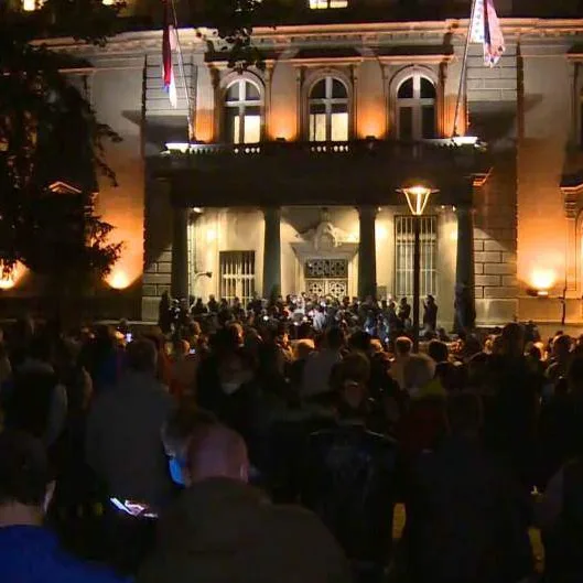Beograd: Protest ispred Predsjedništva Srbije, građani pokušali ući u zgradu