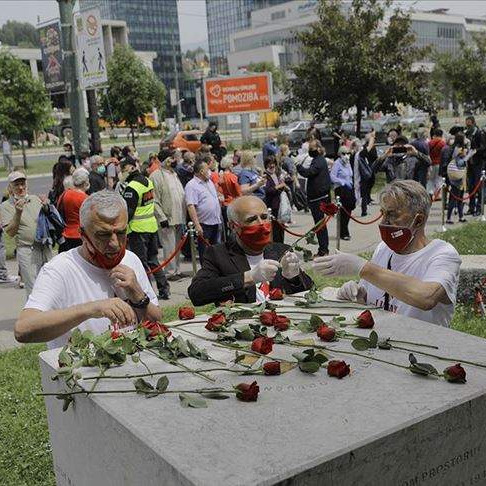 Održan protest antifašista u Sarajevu: Braniti principe slobode, jednakosti i prava svih 