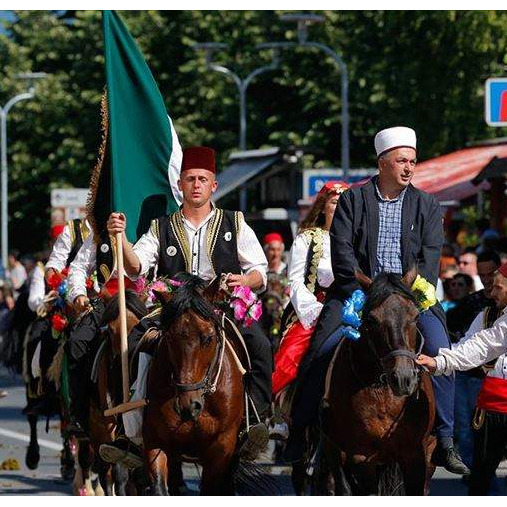 510. "Dani Ajvatovice": Građani aplauzom ispratili defile konjanika kroz Donji Vakuf
