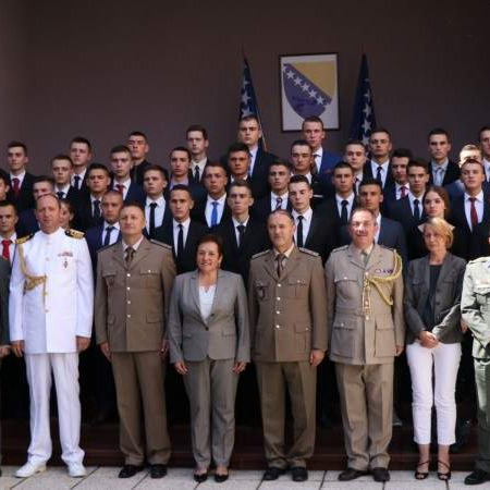 Svečani ispraćaj kadeta OSBiH na školovanje u inozemstvu