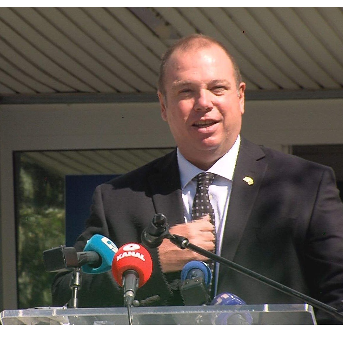 Eric Larson: Bosna umire zbog korupcije, očekujem optužnice u KS