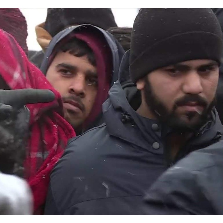 Počelo izmještanje migranata u šatore (Video)