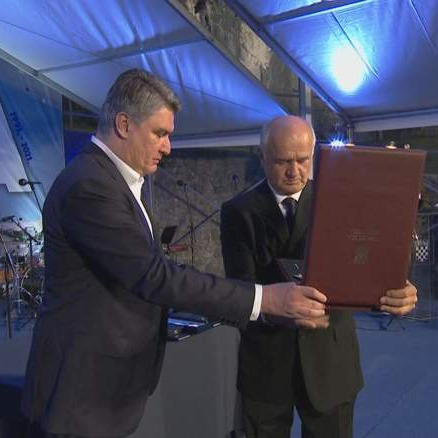 Skandalozno: Milanović odlikovao jedinice HVO-a koje su povezane s ratnim zločinima