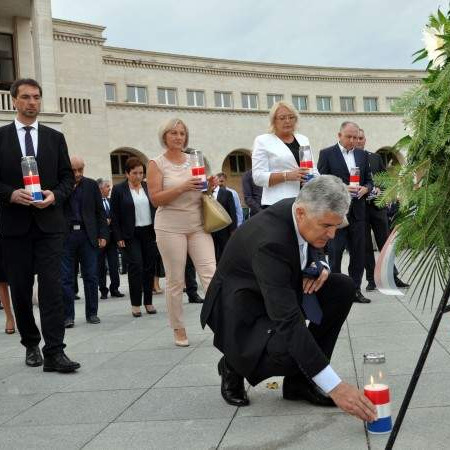 U Mostaru obilježena godišnjica osnivanja tzv. HR Herceg-Bosne, iza koje su ostali logori i zločini 