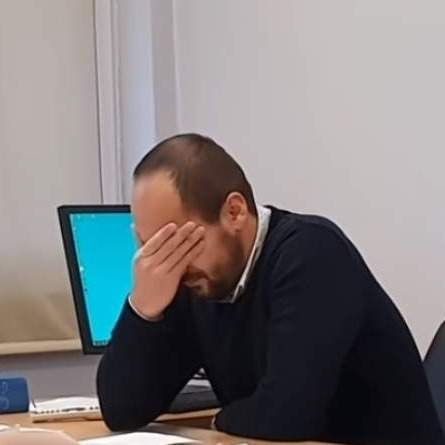  U Medinu pošao bih | Učenici Gazi Husrev-begove medrese razredniku poklonili odlazak na umru