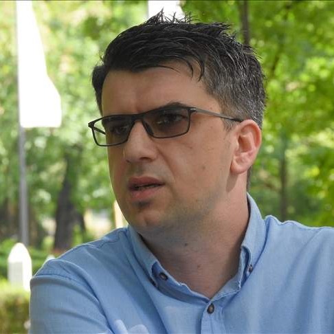 Dr. Jasmin Medić: Bijela traka simbol zločina počinjenog u Prijedoru 1992. godine