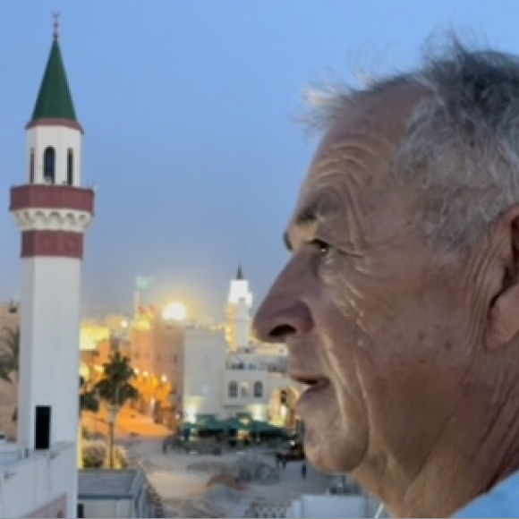 Kad se u Tripoliju sretnu hodža iz Poljske i pastor iz Kanade: “Pa, šta ima, buraz?” (Video)
