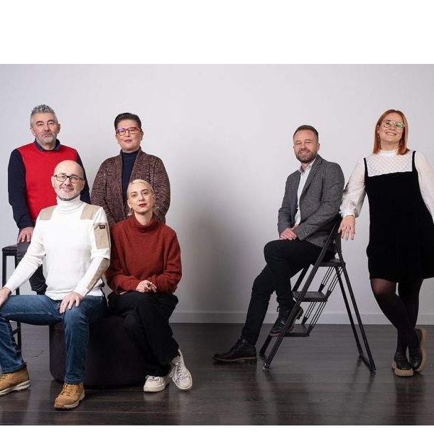 Njihova godina: AJB DOC