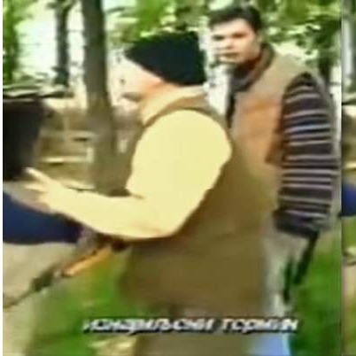 Vučić iznad Sarajeva: Ko civile kosi, a ko kišobran nosi