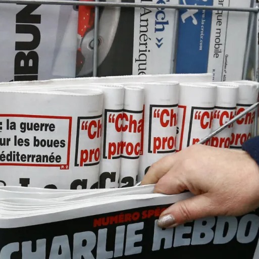Islamofobija nad Europom: Ogorčenje zbog karikature u ‘Charlie Hebdou’ o potresu u Turskoj i Siriji