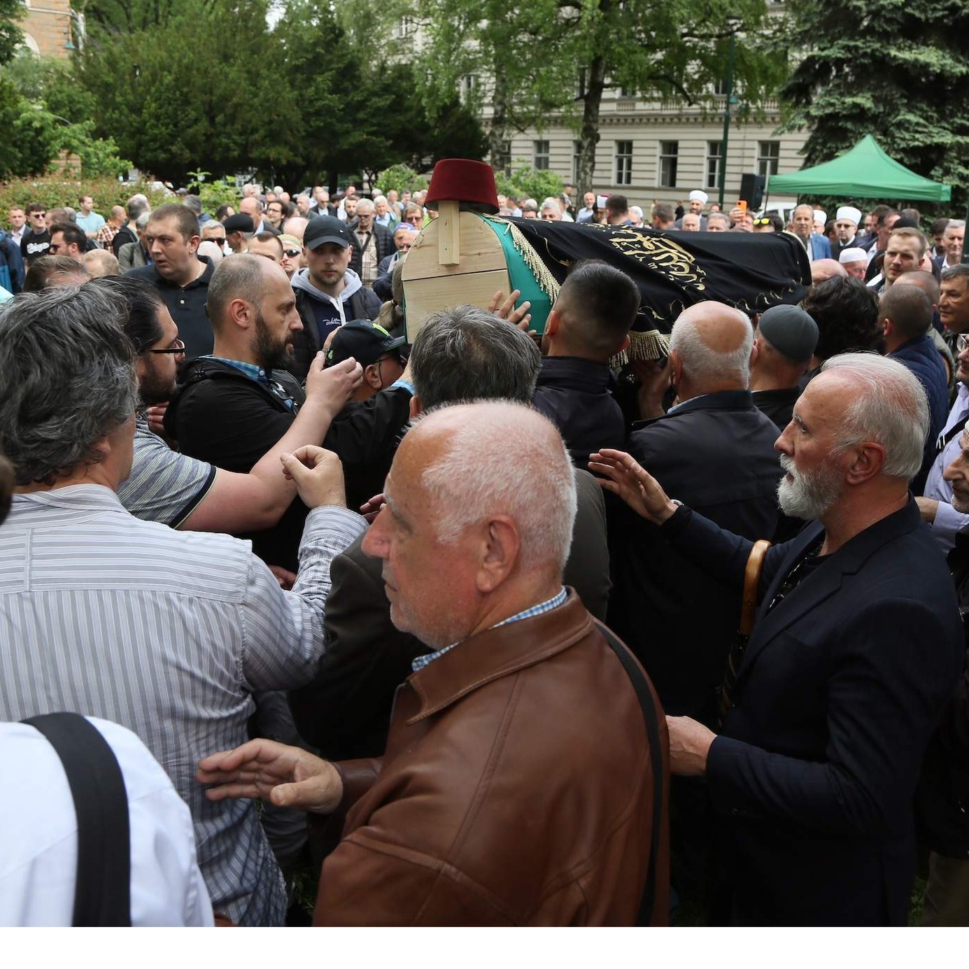 Klanjana dženaza akademiku Karahasanu: Vjerovao u višu istinu Bosne i Sarajeva, 