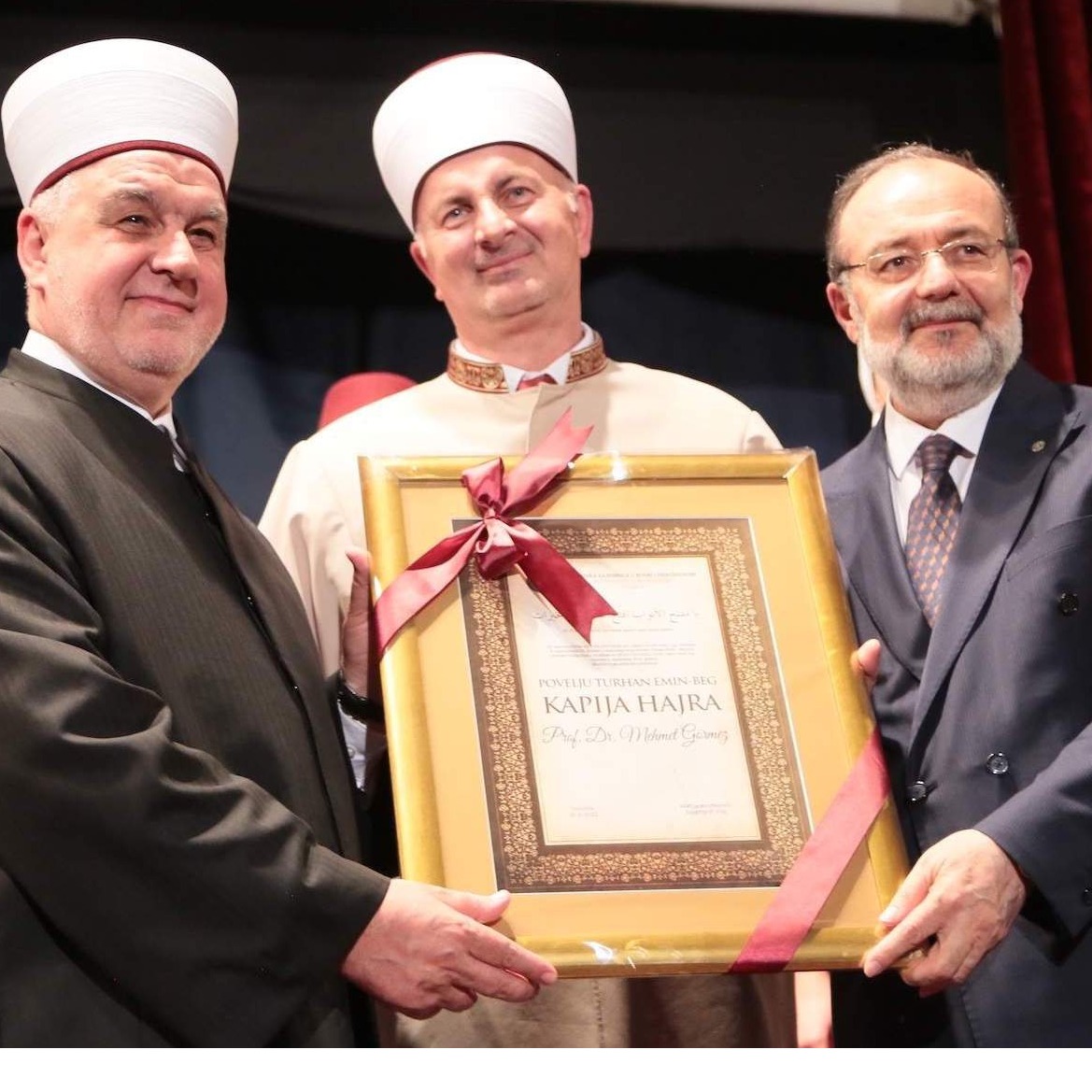 Reis Kavazović uručio Povelju Turhan Emin-beg prof. dr. Mehmetu Gormezu