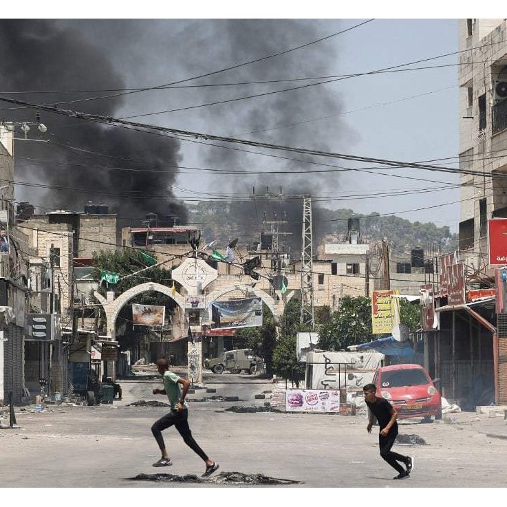 Zločinački režim nastavlja ubijati Palestince, hiljade ljudi bježe iz izbjegličkog kampa