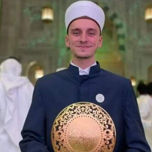 Hafiz Mustafa Sinanović osvojio 4. mjesto na svjetskom takmičenju hifza Kur’ana u Mekki