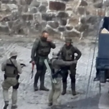 Oko 30 naoružanih osoba napalo je kosovsku policiju, oprečni podaci o broju ubijenih