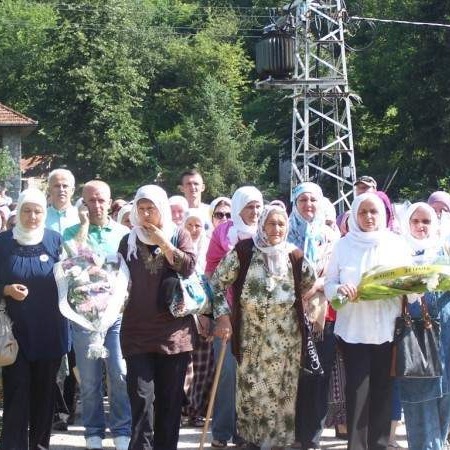 Majke Srebrenice traže provođenje istrage protiv Dodika i Vučića