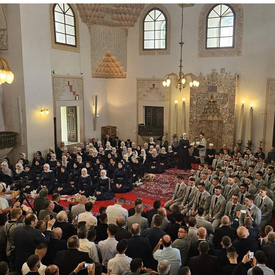 Svečano ispraćena nova generacija maturanata i maturantica Gazi Husrev-begove medrese