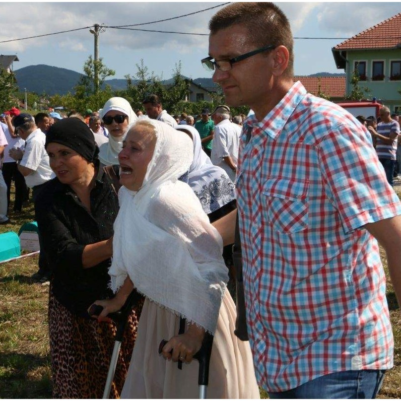 Fuad Kovačević: ‘Herojska odbrana’ Prijedora: Bijele trake i crni obraz