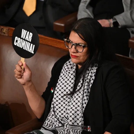 Rashida Tlaib se suprotstavila Netanyahuu u Kongresu noseći kefiju i natpis ‘ratni zločinac’