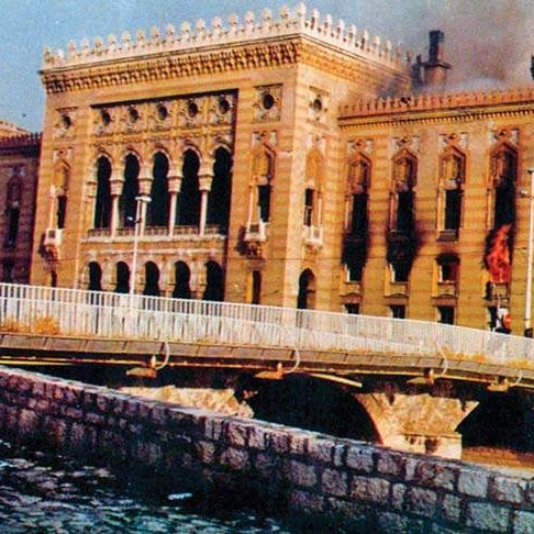 Prije 32 godine izgorjela je sarajevska Vijećnica, a sa njom i pisano blago BiH