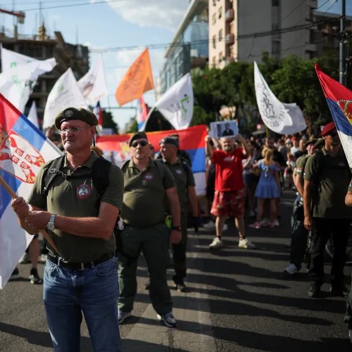 Studentski protest i ideologija ‘Srpskog sveta’: Koračnica "Crvenih beretki"