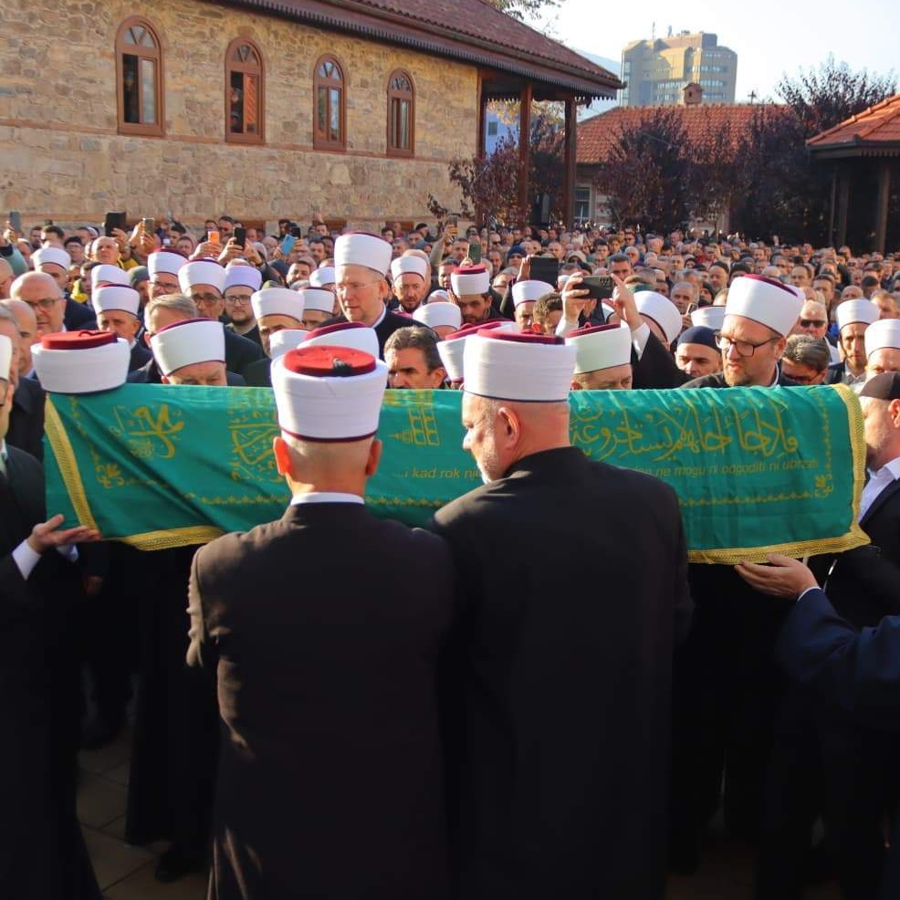Klanjana dženaza hafizu dr. Halil-ef. Mehtiću: Čovjek odan Božijoj riječi
