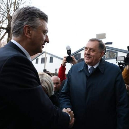  Šta je Plenković sve kupio uz haubice i tenkove?