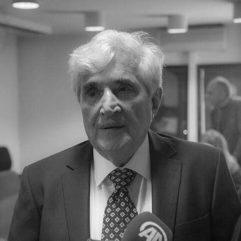 Mehmed Dizdar - Benca: Rusmir Mahmutćehajić - ČOVJEK iznad svih titula