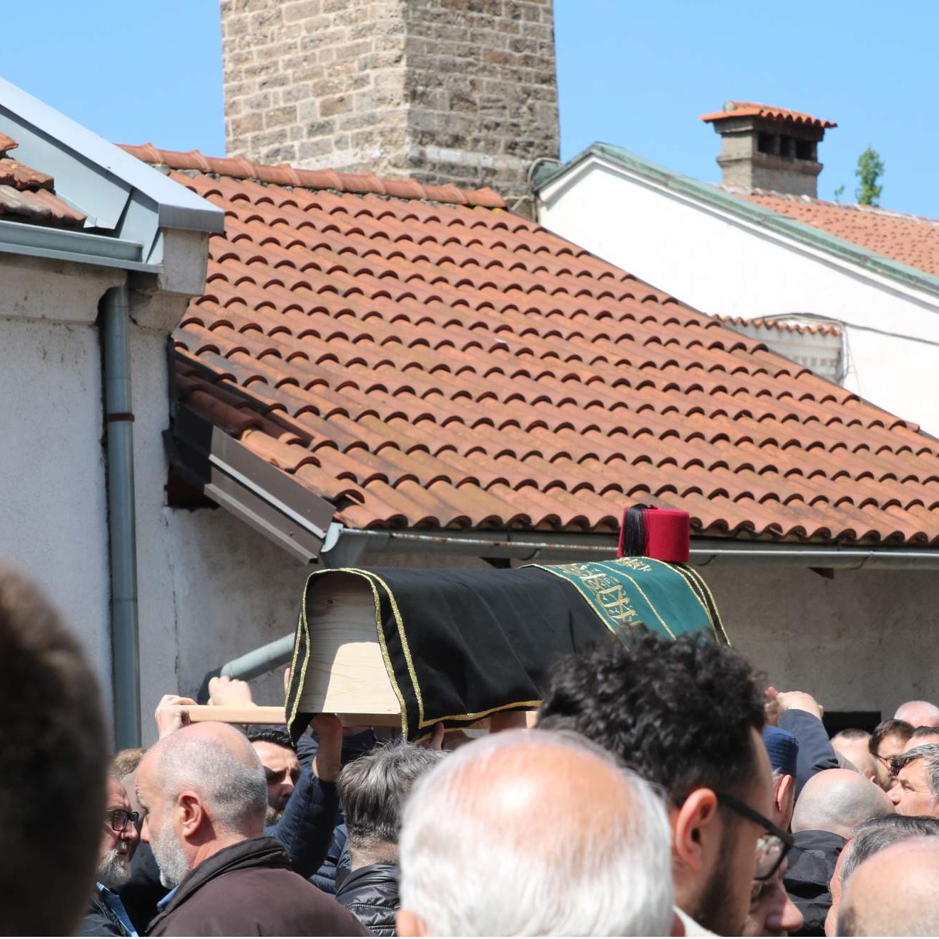 Klanjana dženaza profesoru Orhanu Bajraktareviću: "Vjerovao je da mišljenje počinje pitanjem i nemirom"