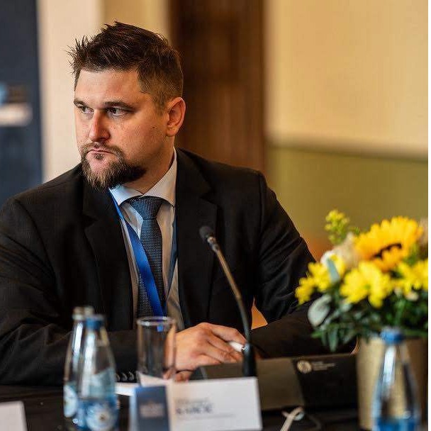 Braća Karčić: Proziva nas bivša pripadnica mevlevijskih krugova i samoproglašena travarka koja živi u luksuznoj kući u Kaliforniji