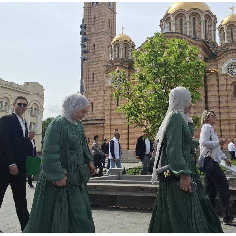 Divna slika iz grada na Vrbasu: Ulicama Banje Luke prošetali maturanti medrese "Reis Ibrahim-ef. Maglajlić"
