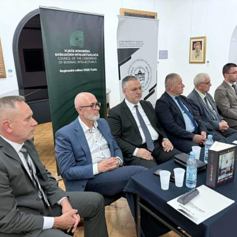 Predstavljeno kapitalno djelo 'Zvornik 1992-1995: Genocid na kapiji Bosne'