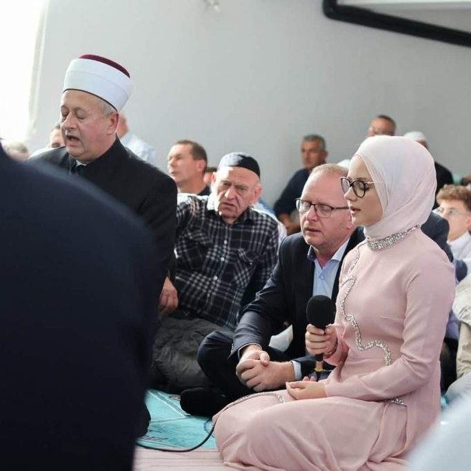 Sa 17 godina nosi Kur’an u srcu: Amina Rožajac postala hafiza