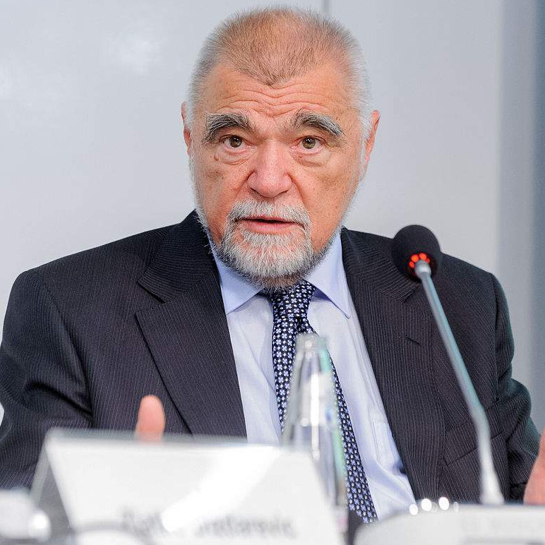 Stjepan Mesić za INS: Izjave iz Hrvatske o BiH ohrabruju one koji žele mijenjati arhitekturu Balkana, val ustašizacije ide dalje