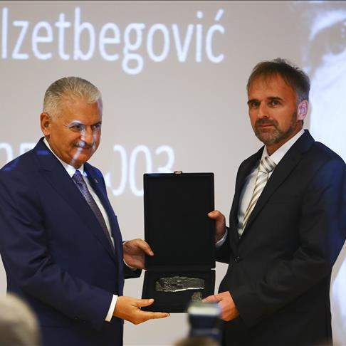 Turska: Aliji Izetbegoviću posthumno dodijeljena "Nagrada mira Kadesh"