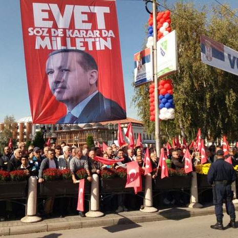 Novopazarci izašli da dočekaju Vučića i Erdogana