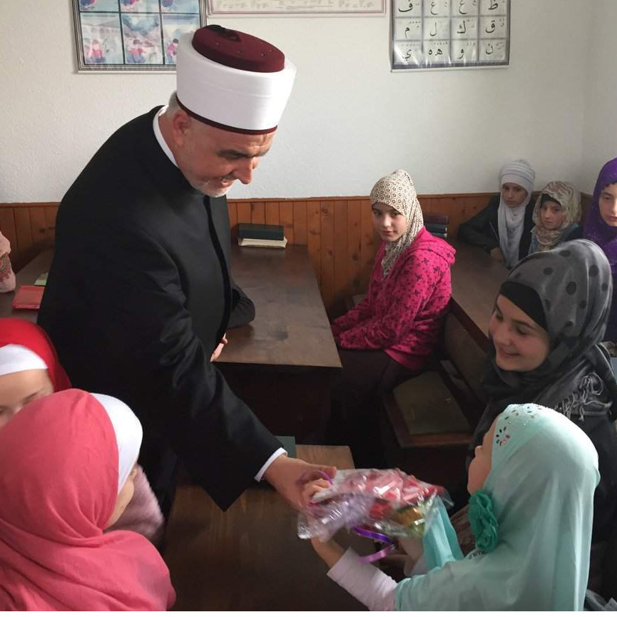 Reisu-l-ulema posjetio mekteb u bugojanskom džematu Poriče