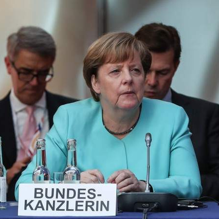 Pada podrška Merkel dok traju pregovori o formiranju vlasti