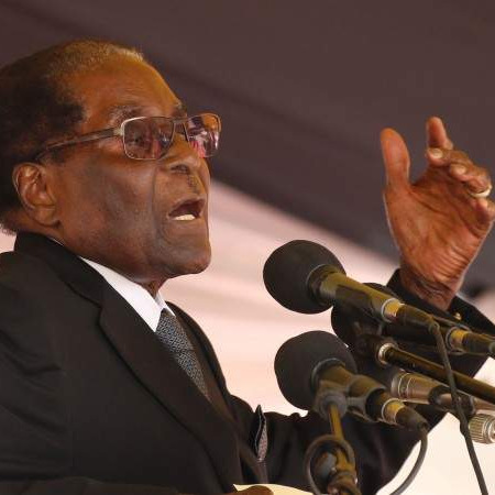 Bio 40 godina na vlasti: Mugabe plakao nakon ostavke