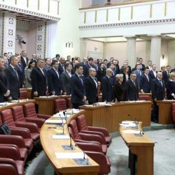 Minuta šutnje na početku zasjedanja Sabora RH: Ne prihvataju presudu, žale za Praljkom