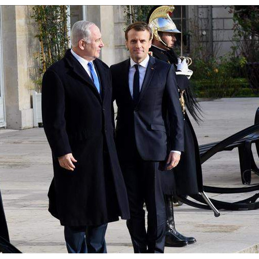 Macron Netanyahu: Daj šansu i učini gest Palestincima