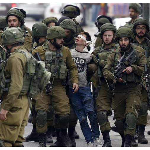 Maloljetni Palestinci podvrgnuti ispitivanjima, batinama i pritvaranju
