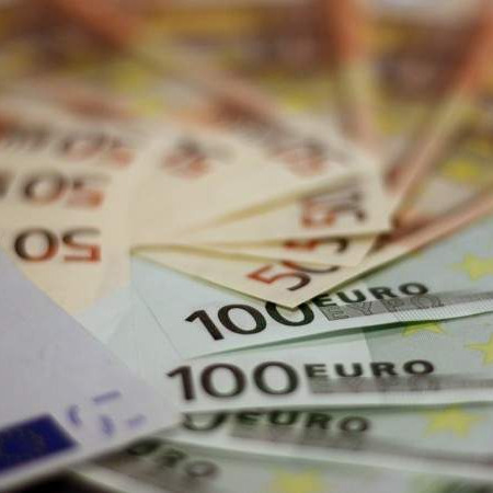 Prilikom prelaska granice može se iznijeti do 10.000 eura