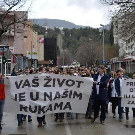 Nepravda ujedinila Mostar i HNK: Protestna šetnja doktora medicine i stomatologije