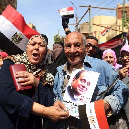 Sisijeva vlast novcem, hranom i poklonima podstiče Egipćane da glasaju 