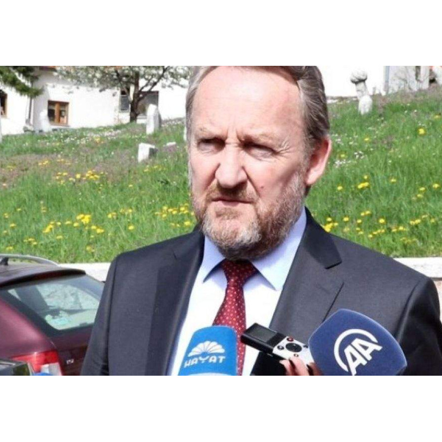 Izetbegović: Pravit ćemo haubice, puške i dronove, a nećemo kupovati avione