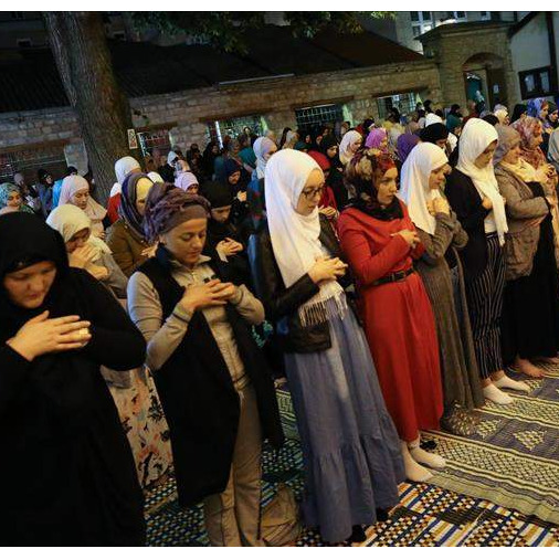 Muslimani u Bosni i Hercegovini klanjali prvi teravih-namaz